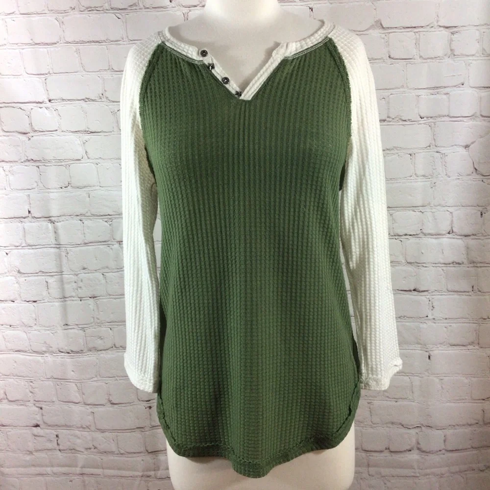 Secret Treasures Sleepwear Green & Cream Sleep Top - Picture 1 of 10